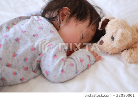 1嬰兒（採取休息休息相當睡覺的每天生活方式睡覺聲音睡眠兒童撫養孩子飼養） 22050001