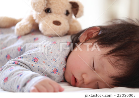 1 baby (taking a nap pretty sleeping everyday lifestyle sleeping sound sleep child rearing child rearing) 22050003