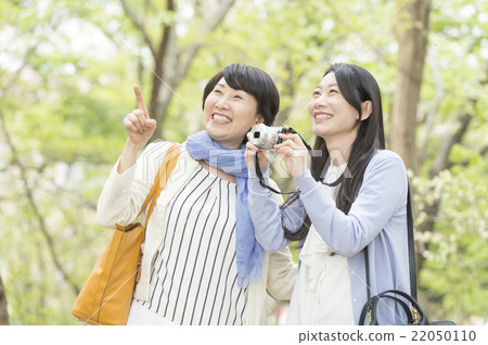 和母親女兒一起旅行 和母親女兒一起旅行 22050110