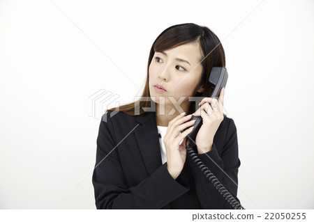Female in her twenties Young OL office Telephone compatible scene Female in her twenties Young OL office Telephone compatible scene 22050255