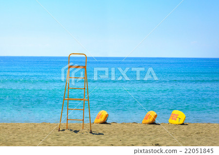 海邊監視塔和衝浪板 海邊監視塔和衝浪板 22051845