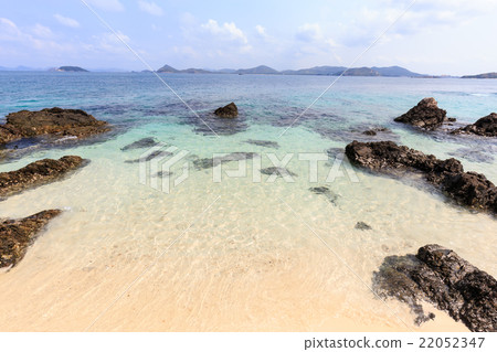 Sea beach with the rocks and clear water 22052347