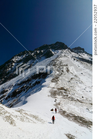 Climbers heading for Mt. Yatsugatake / Akadake Climbers heading for Mt. Yatsugatake / Akadake 22052937
