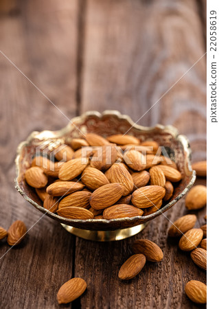 almond 22058619