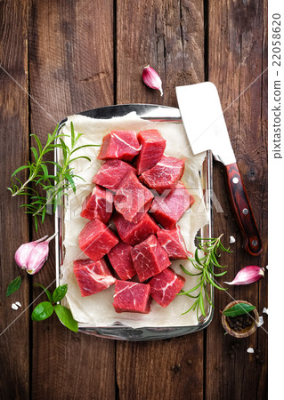 raw beef 22058620