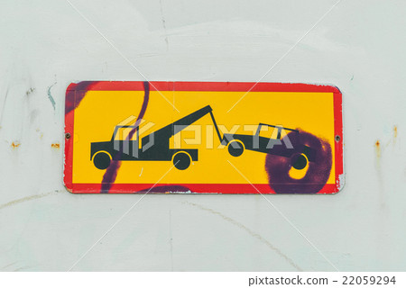 Sign of a truck removing a car 22059294