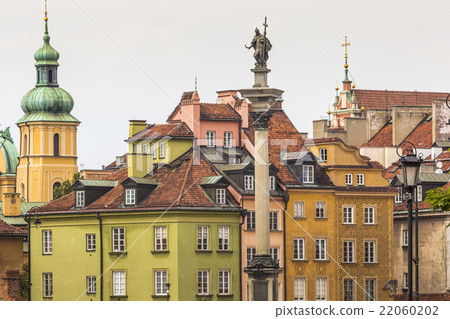 Old town in Warsaw, Poland. The Royal Castle  22060202