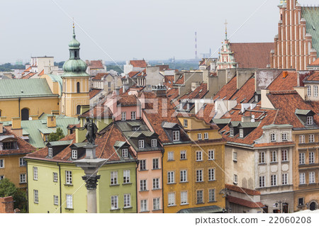 Old town in Warsaw, Poland. The Royal Castle  22060208