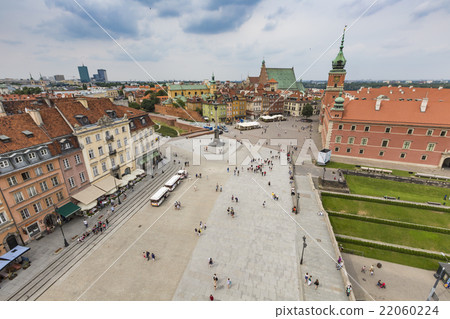 Old town in Warsaw, Poland. The Royal Castle Old town in Warsaw, Poland. The Royal Castle 22060224