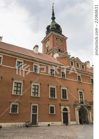 Royal Castle in Warsaw in a summer day, Poland 22060631