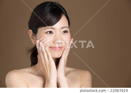 Woman skin care image 22063929