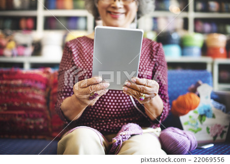 Woman Senior Digital Device Hobby Leisure Concept Woman Senior Digital Device Hobby Leisure Concept 22069556