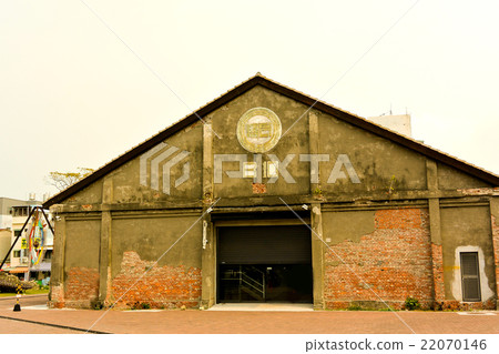 Kaohsiung's old warehouse 22070146