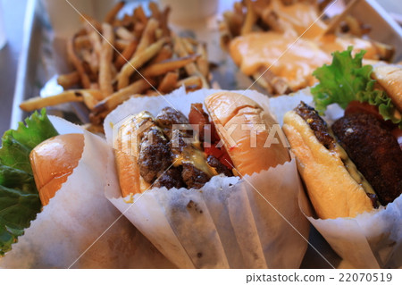 很多漢堡包 22070519