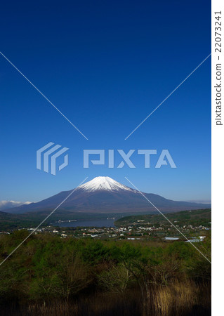 Mt. Fuji from blue sky from Higashi Yamanakako 22073241