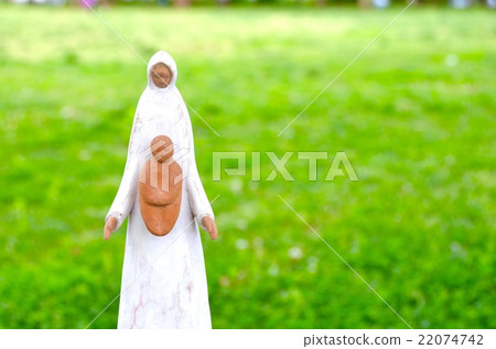 Mary image - in the green 22074742