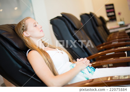 massage chair  22075884