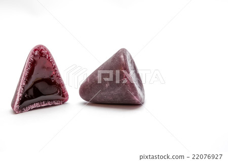 This pyramidal cuberdons 22076927