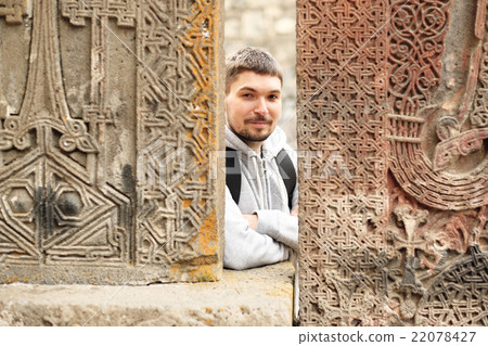 Man with backpack traveling 22078427