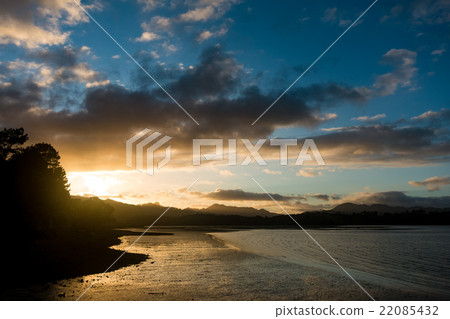 sunrise in sea bay New Zealand 22085432
