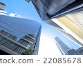 Look up at the building 22085678