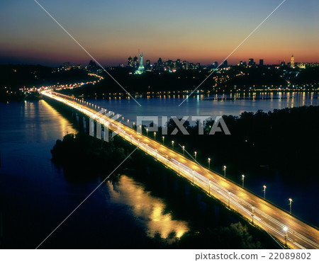 Paton bridge evening view 22089802