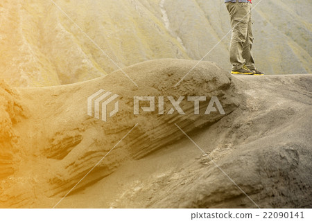 Man traveler trekking 22090141