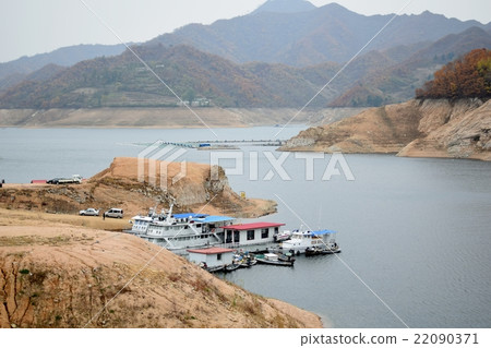 China · Fuyu Feng Dam lake 22090371