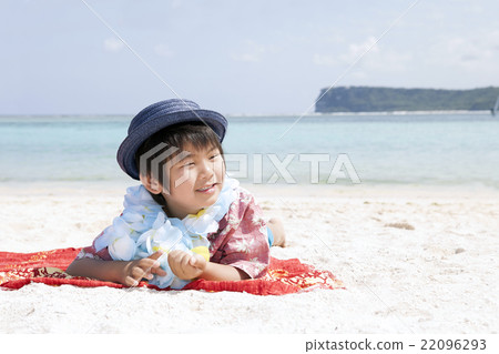 熱帶海洋和男孩 22096293