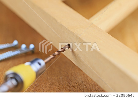 Drilling with drill 22096645