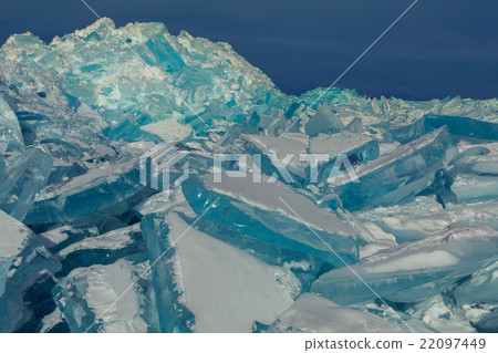 Huge blocks of ice. Huge blocks of ice. 22097449