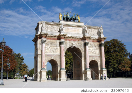 The Arc de Triomphe of the Paris Crouser The Arc de Triomphe of the Paris Crouser 22097643