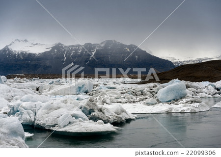 Icebergs at glacier lagoon Icebergs at glacier lagoon 22099306