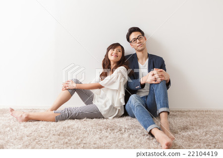 Couple Couple 22104419