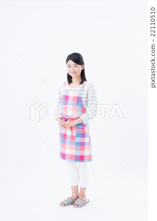 Housewife Housewife 22110510