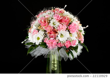 beautiful wedding bouquet 22110929