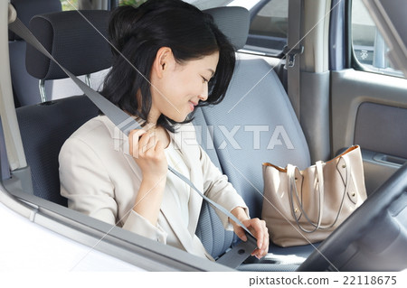 做安全帶的女商人 22118675