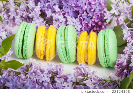 Traditional french macaroons Traditional french macaroons 22124368