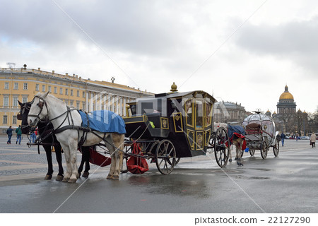 The horse-drawn carriage on Palace square The horse-drawn carriage on Palace square 22127290