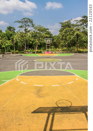 basketball playground 22128583