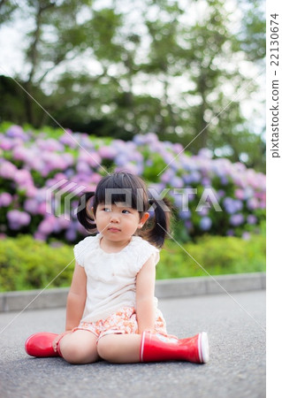 In front of the hydrangea♪ 22130674