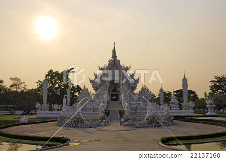 White temple of Wat Rong Khun 22137160