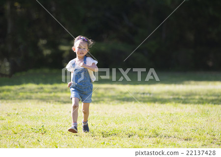 Running girls Running girls 22137428
