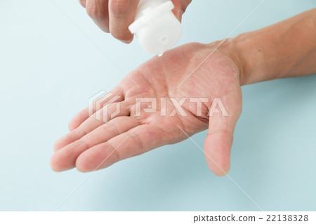 Men painting lotion Men painting lotion 22138328