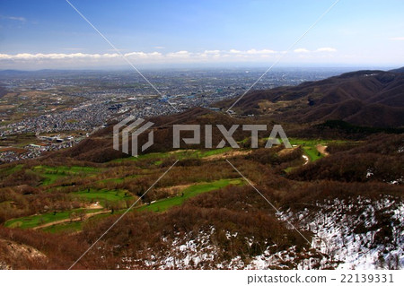 The spring Ishikari plain seen from Zeniko Tenguyama and the city area of Sapporo 22139331