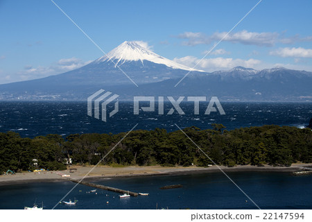 Mt. Fuji in Toda fishing port Mt. Fuji in Toda fishing port 22147594