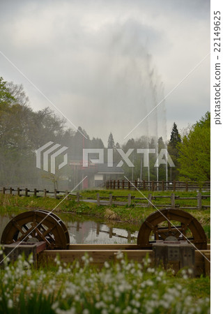 通知東北水稻種植園和三重渦輪機的大型噴泉 22149625