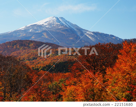 Autumn leaves Chokaiyama 22151680
