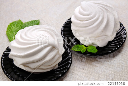 White marshmallow dessert with mint 22155038
