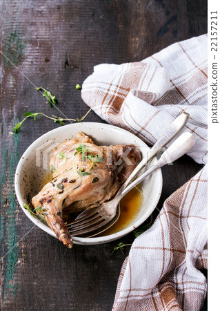 Stewed rabbit with vegetables 22157211